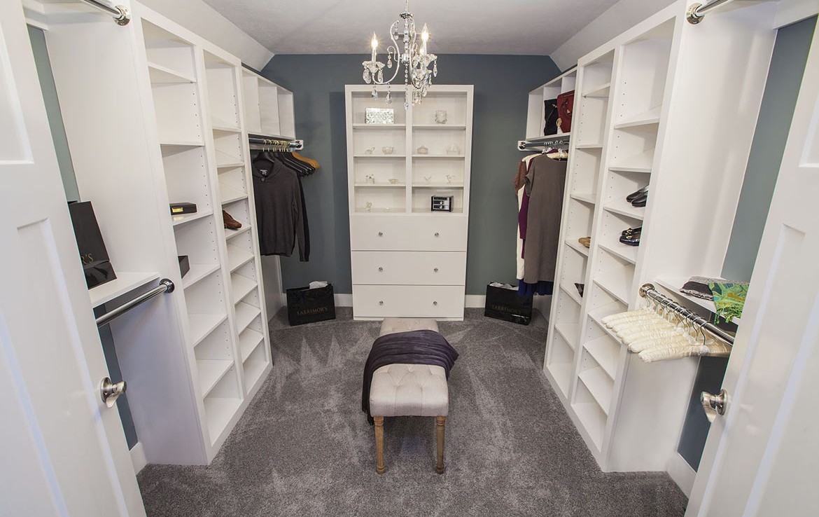 aspen luxury home walk-in closet– Infinity Custom Homes