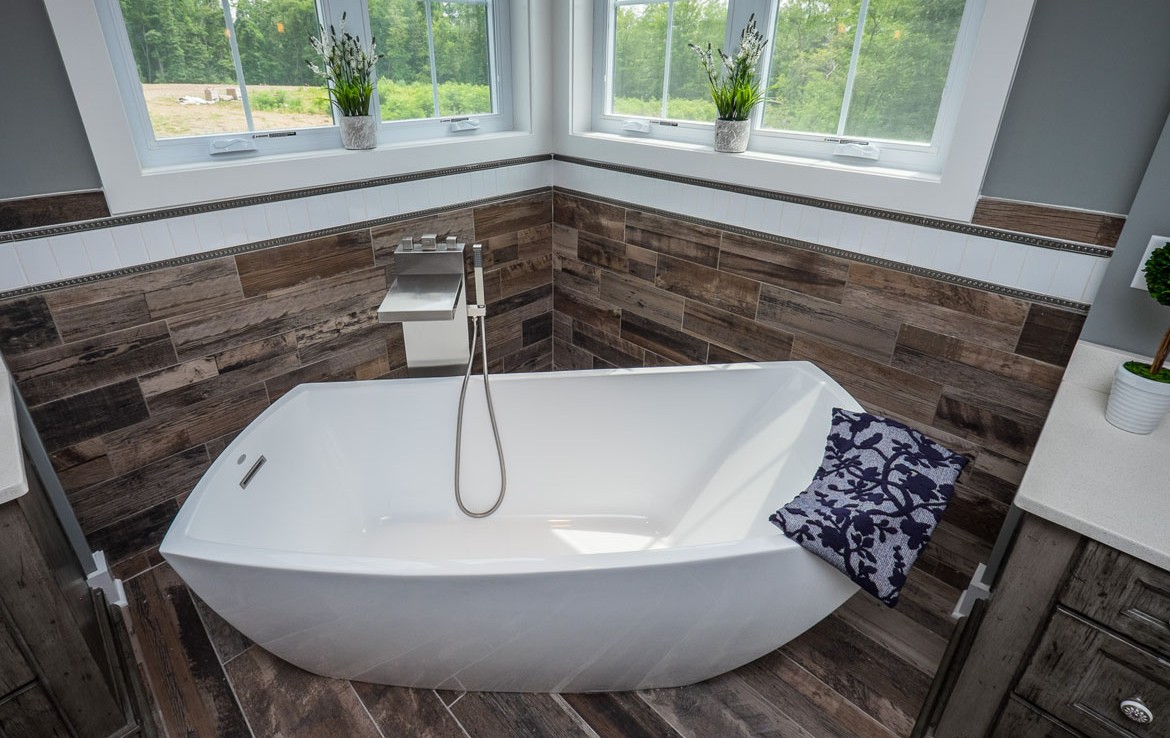 aspen luxury home bathroom modern tub– Infinity Custom Homes