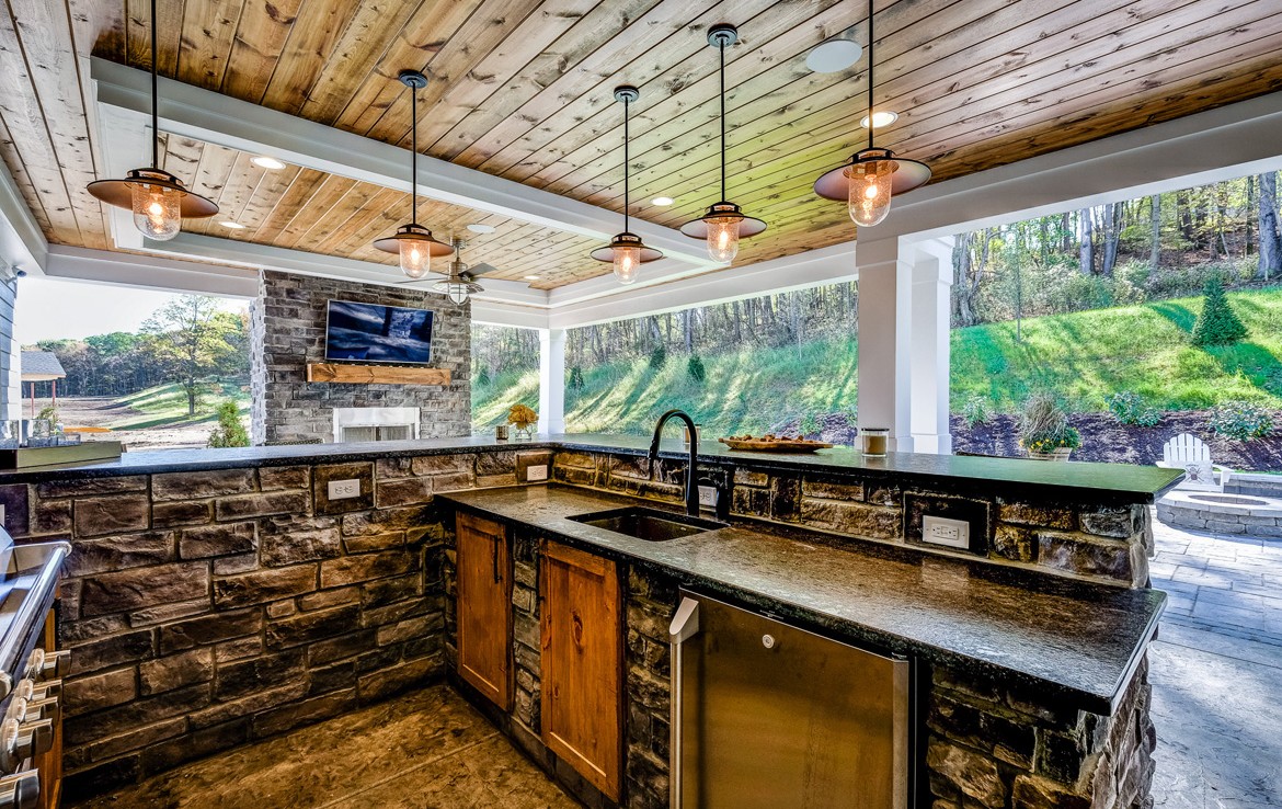 austin luxury home outdoor kitchen – Infinity Custom Homes