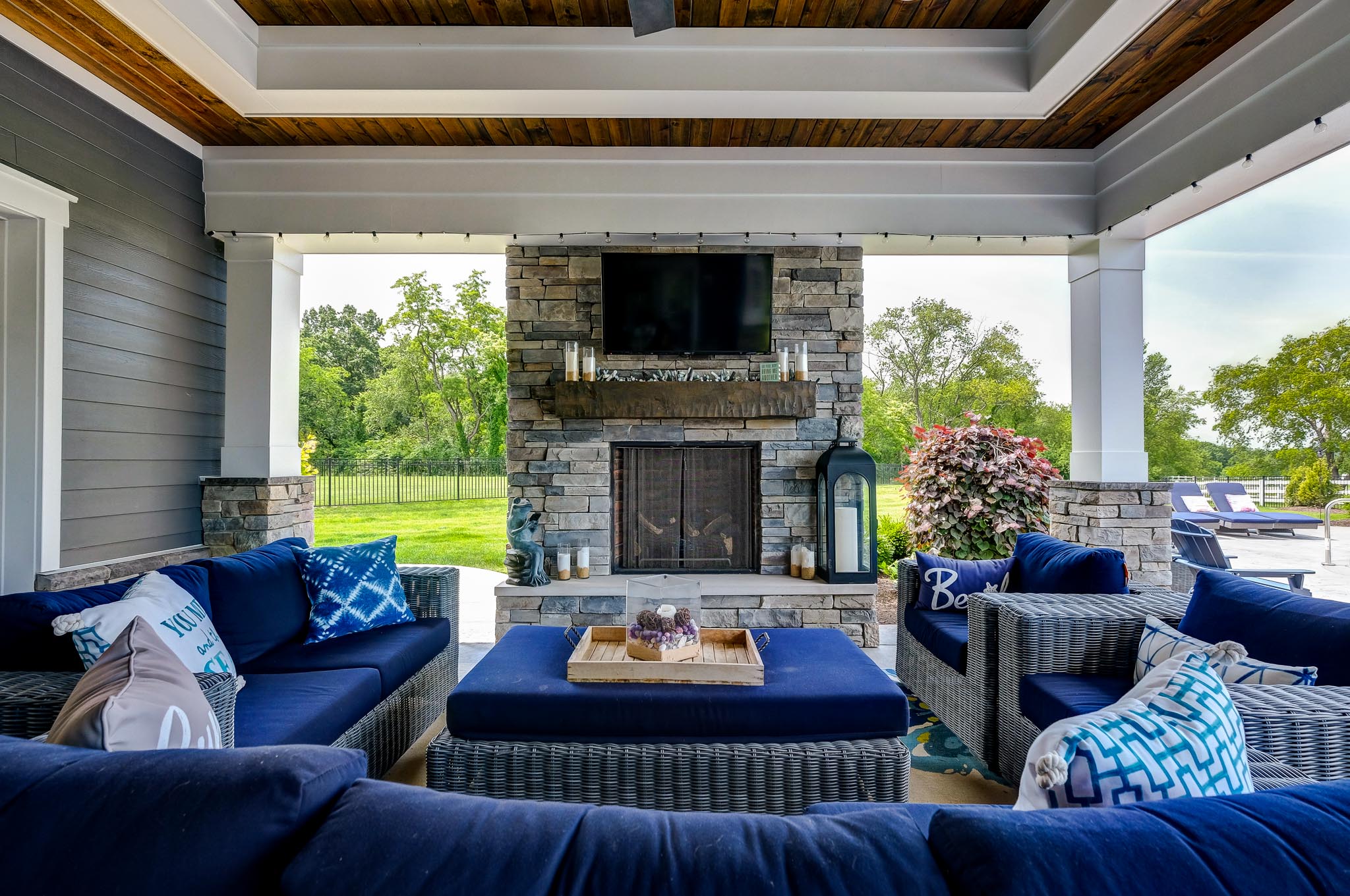 amazing outdoor living room photos