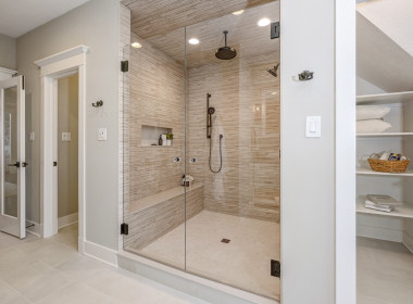 Cambridge Model, Laurel Pointe – Master Bathroom Shower